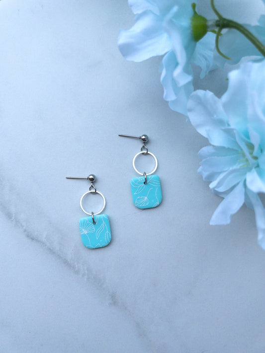 Mint & White | Round-bottom Squares with Rings