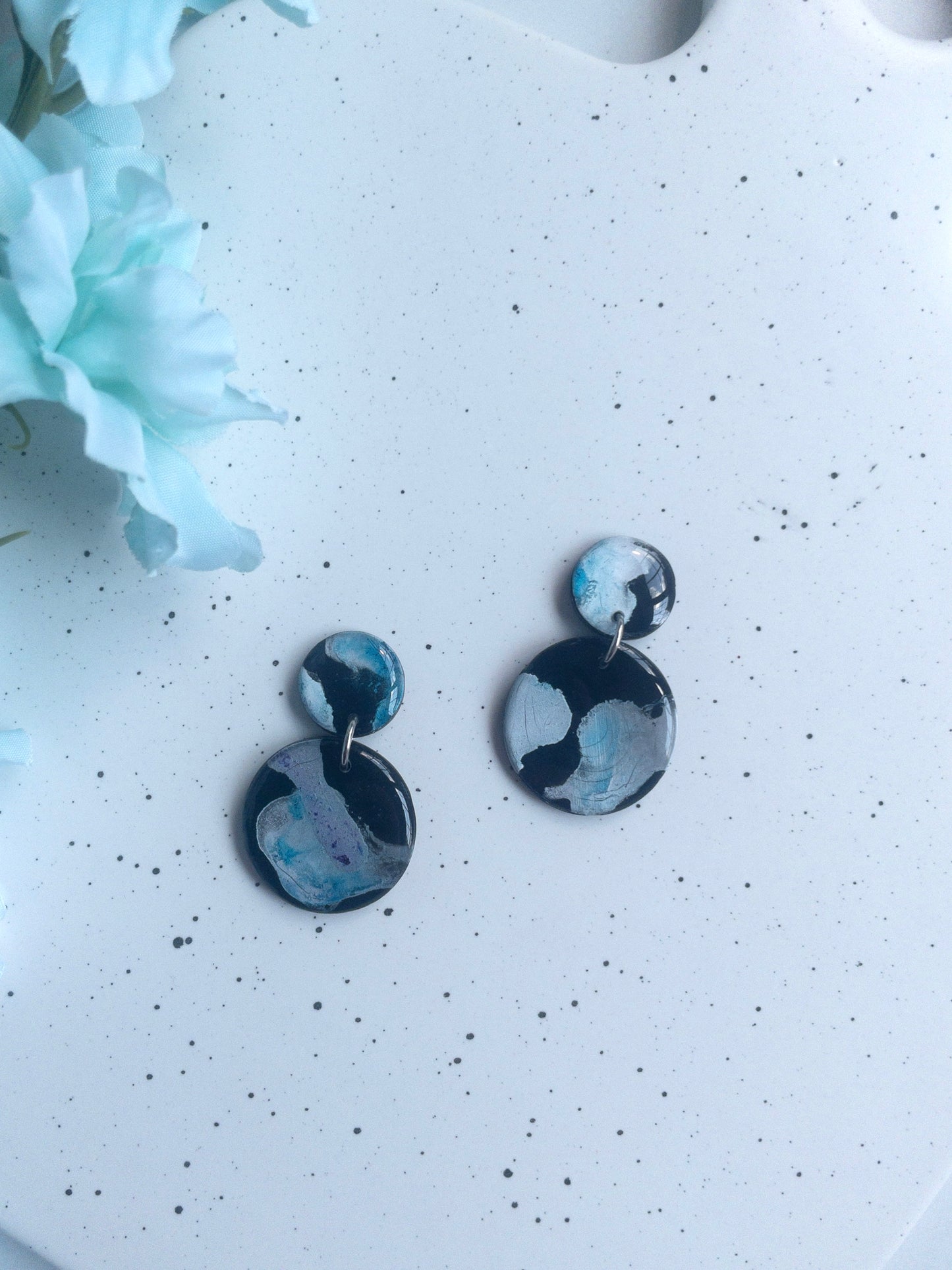 Black/Blue/Silver | 2-Tiered Circles