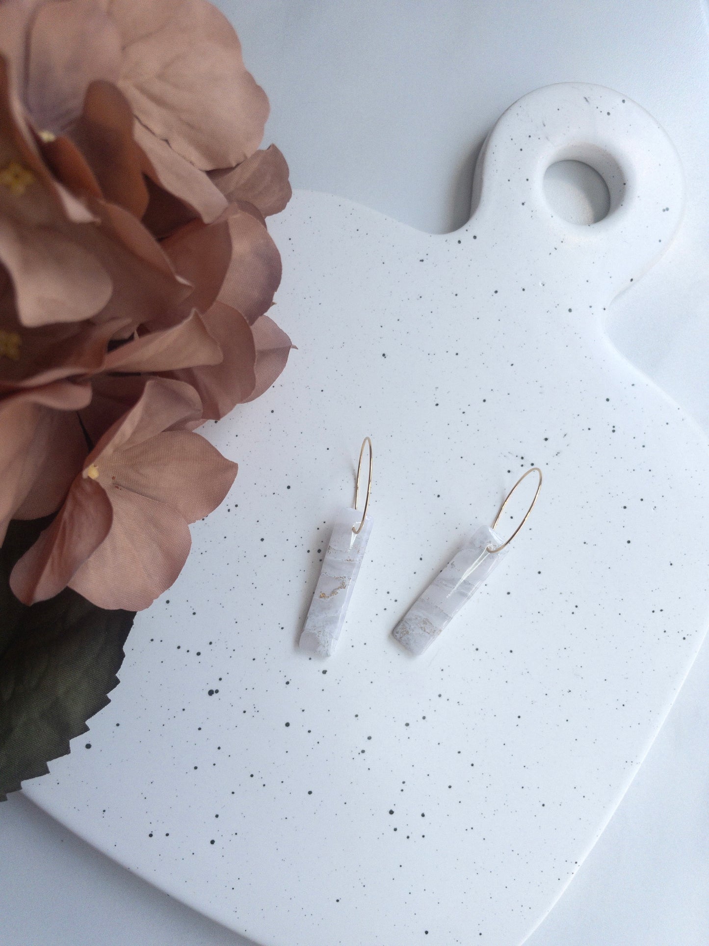 White & Gold Marble | Vertical Rectangles