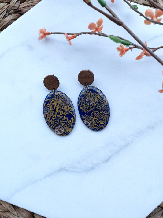 Sunflowers | Ovals with Wooden Post